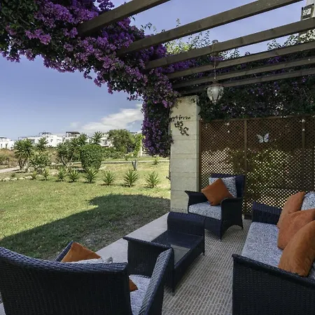 Semesterbostad Turtle Bay Village - Family House Kyrenia (Northern Cyprus)