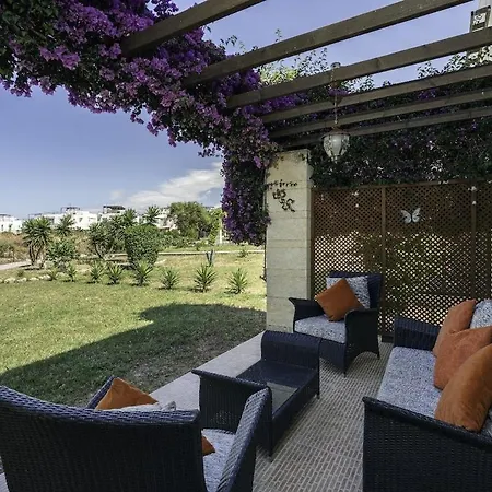 Дом отдыха Turtle Bay Village - Family House *