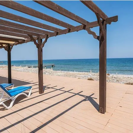 Turtle Bay Village - Family House Кирения