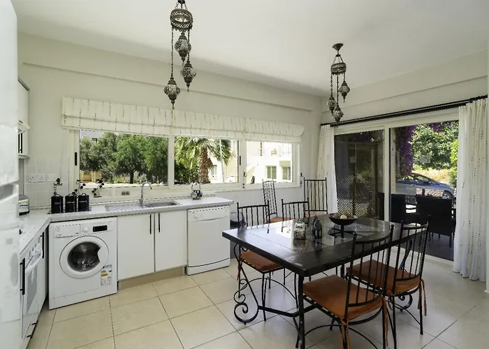 Turtle Bay Village - Family House